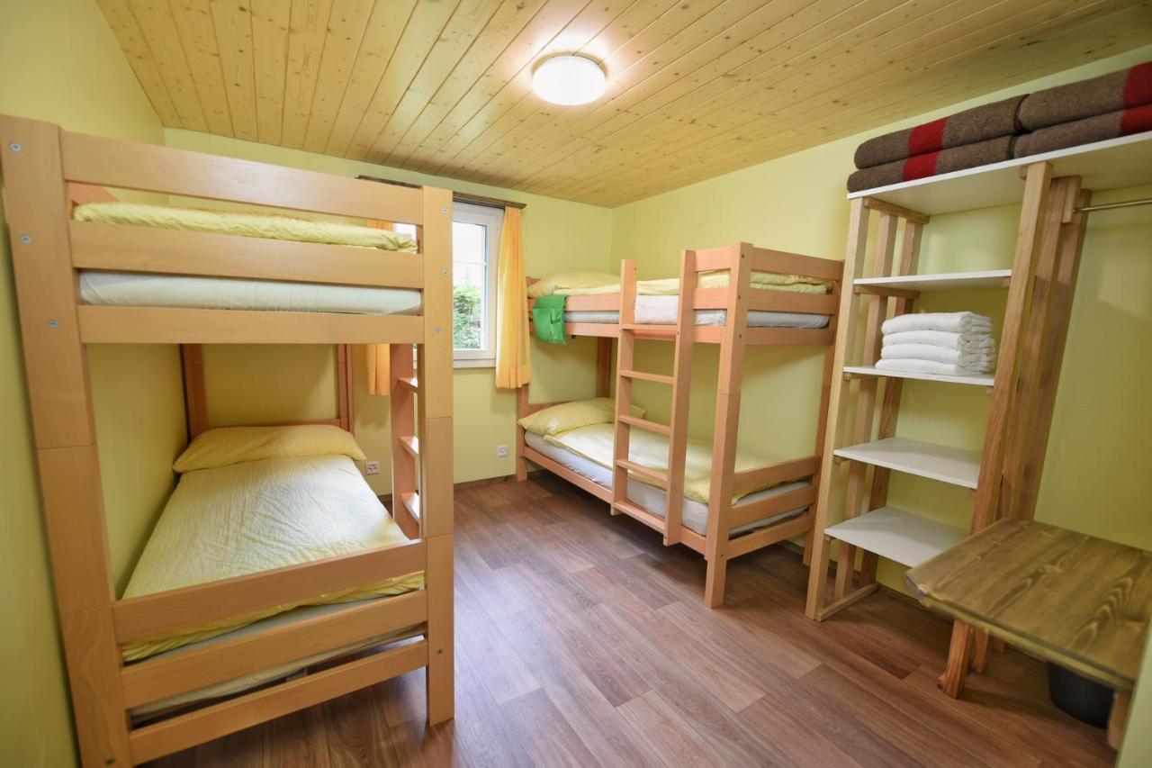 Schutzenbach Backpackers For Adults 18-35 Hostel Лаутербрунен Екстериор снимка